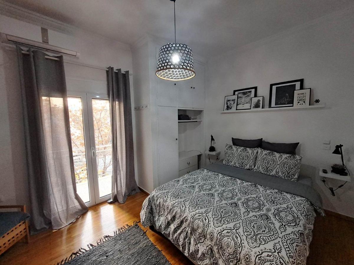 Athenshub - Across Metro Station Apartment Bagian luar foto
