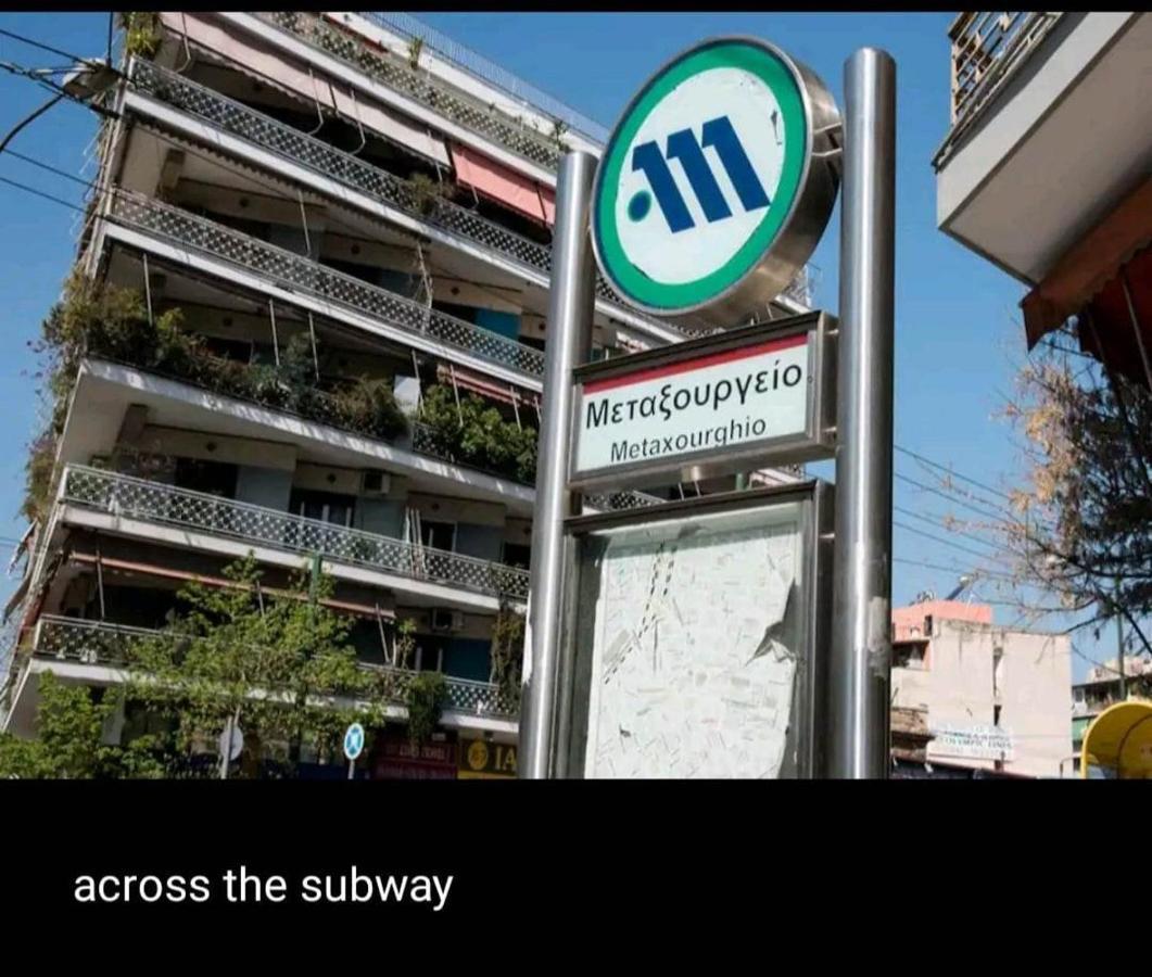 Athenshub - Across Metro Station Apartment Bagian luar foto