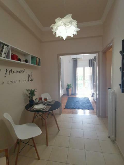 Athenshub - Across Metro Station Apartment Bagian luar foto