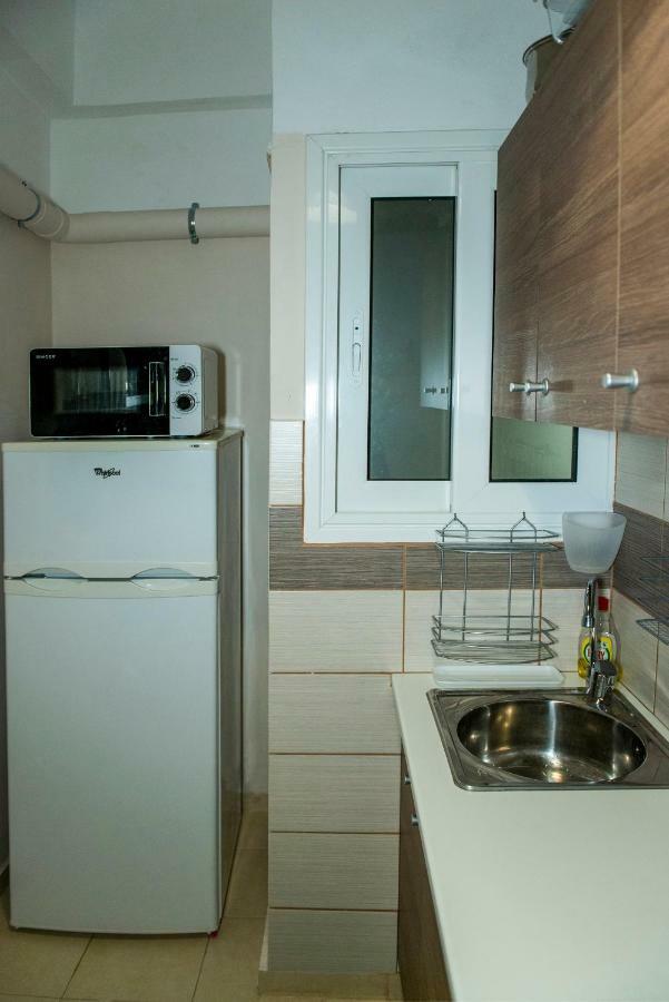 Athenshub - Across Metro Station Apartment Bagian luar foto